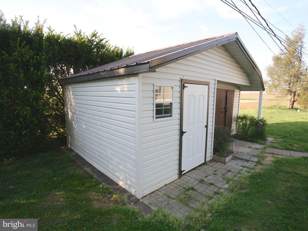 42 Lobin Road East Earl, PA 17519 - Photo 3 of 15 Gallery Image 3