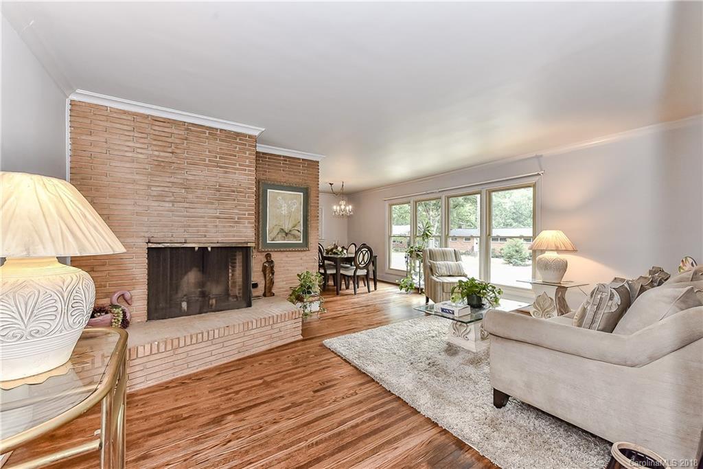 5226 Murrayhill Road Charlotte, NC 28210 - Photo 3 of 36 Gallery Image 3