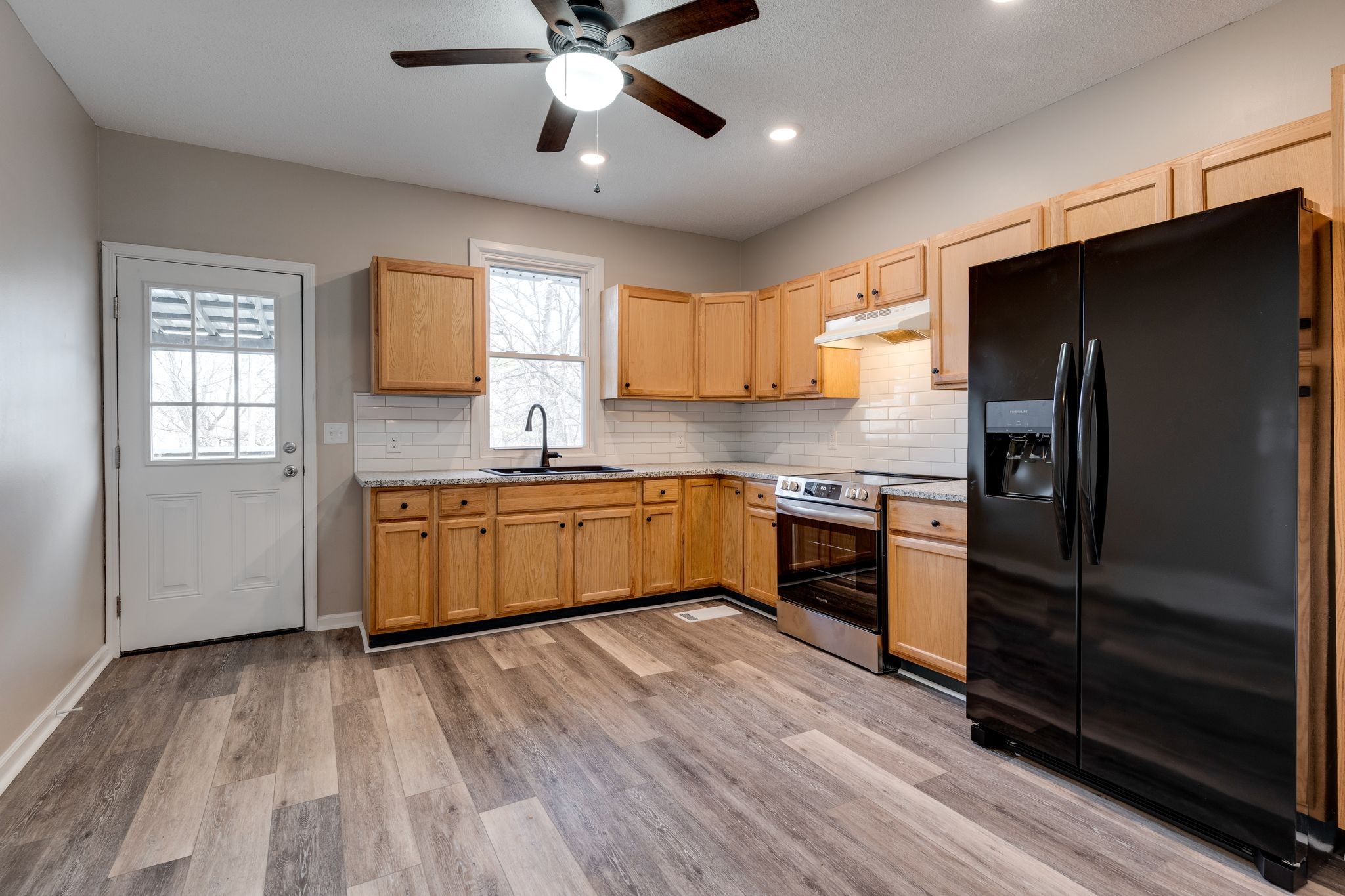 68 North Main Street Springfield, TN 37172 - Photo 10 of 32