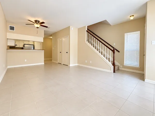$1,400 | 2626 Holly Hall Street, Unit 904, Houston, TX 77054
