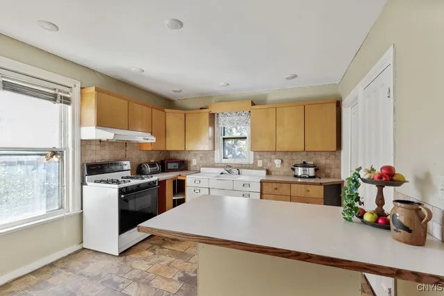 $139,900 | 148 West 7th Street, Oswego, NY 13126