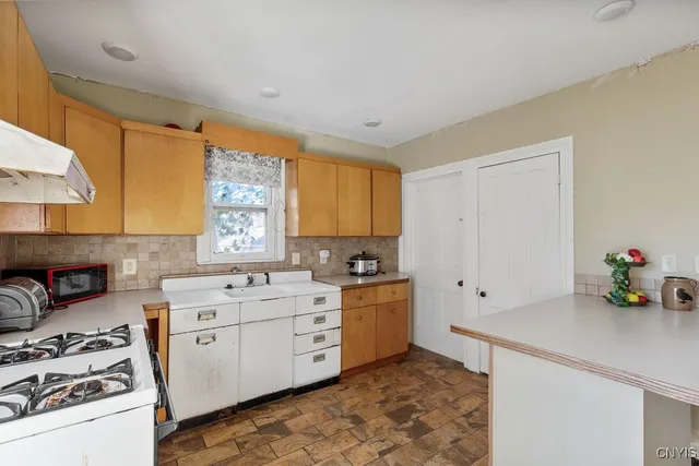 $139,900 | 148 West 7th Street, Oswego, NY 13126