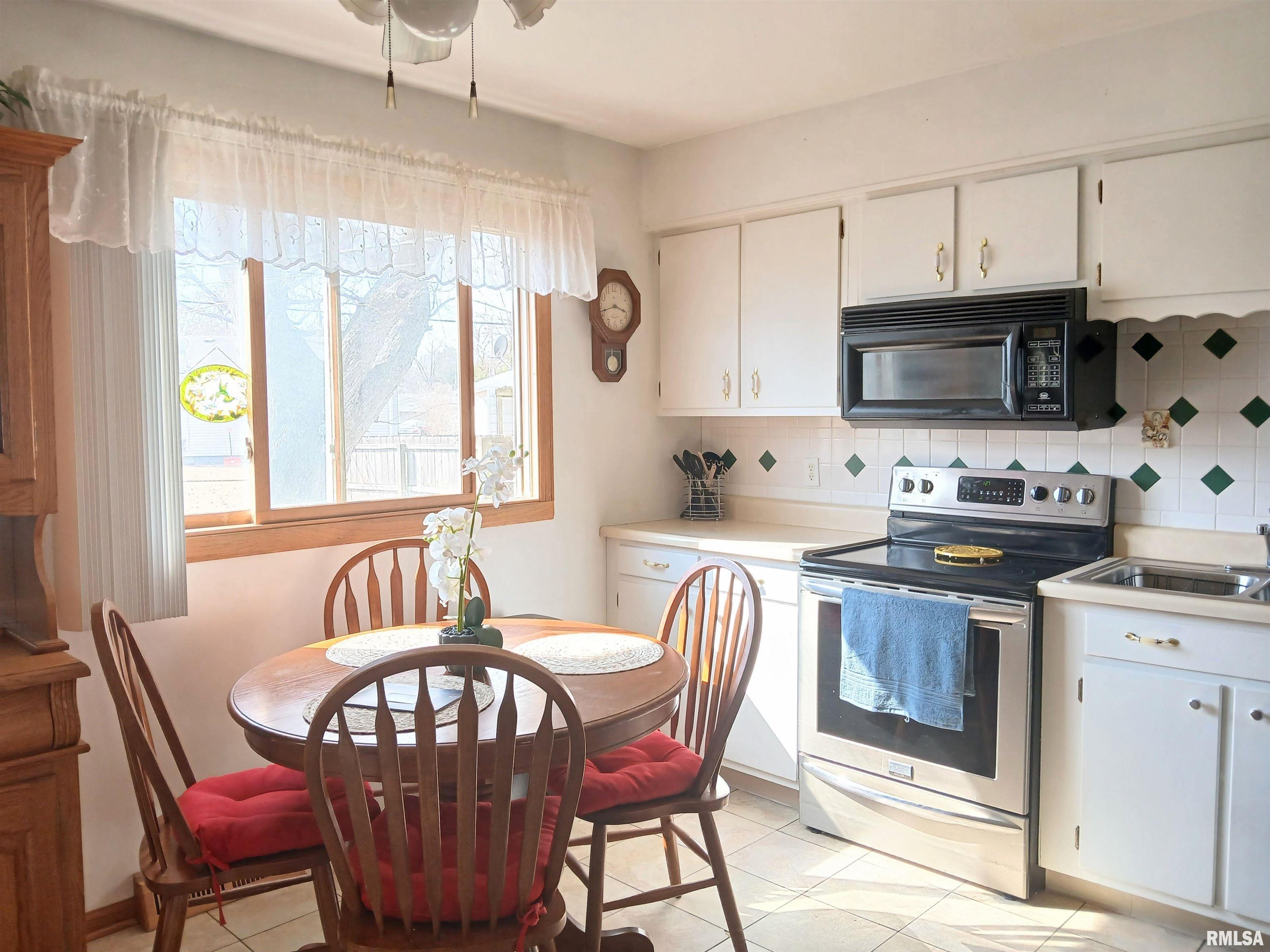 29 Melody Lane Springfield, IL 62702 - Photo 14 of 34