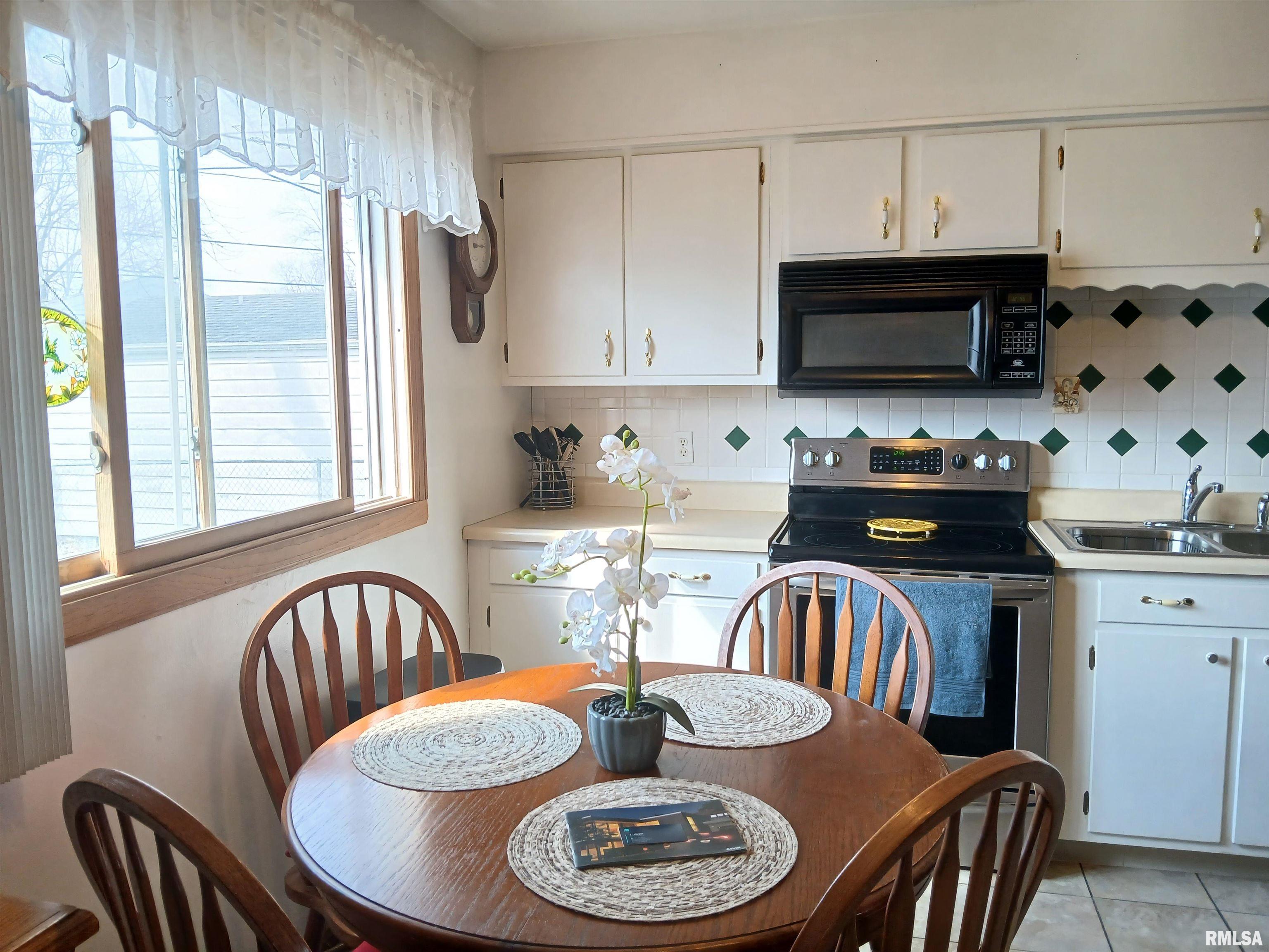 29 Melody Lane Springfield, IL 62702 - Photo 15 of 34