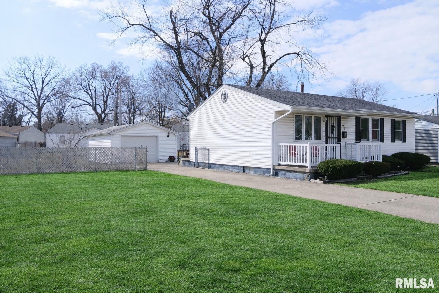 29 Melody Lane Springfield, IL 62702 - Photo 2 of 34