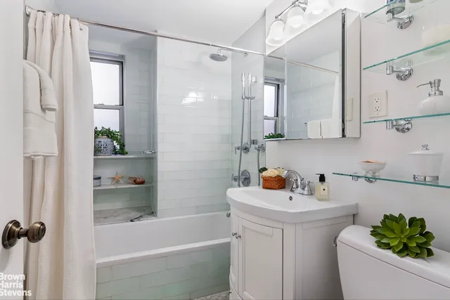 $625,000 | 143 Bennett Avenue, Unit 5L | Hudson Heights