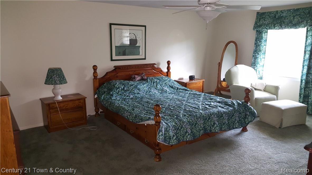 1737 North Kilburn Road Rochester, MI 48306 - Photo 28 of 40 Large Master Suite