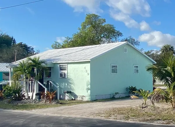 $1,100 | 429 North 14th Street, Unit B, Fort Pierce, FL 34950
