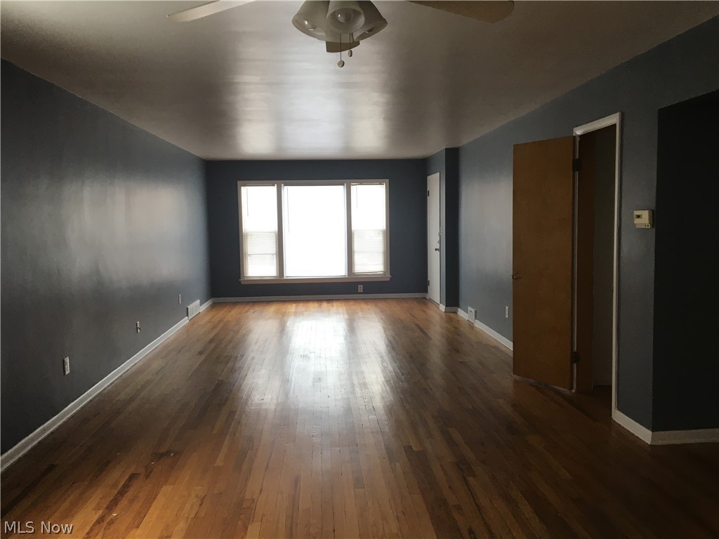 14294 Cedar Road Cleveland, OH 44121 - Photo 12 of 33