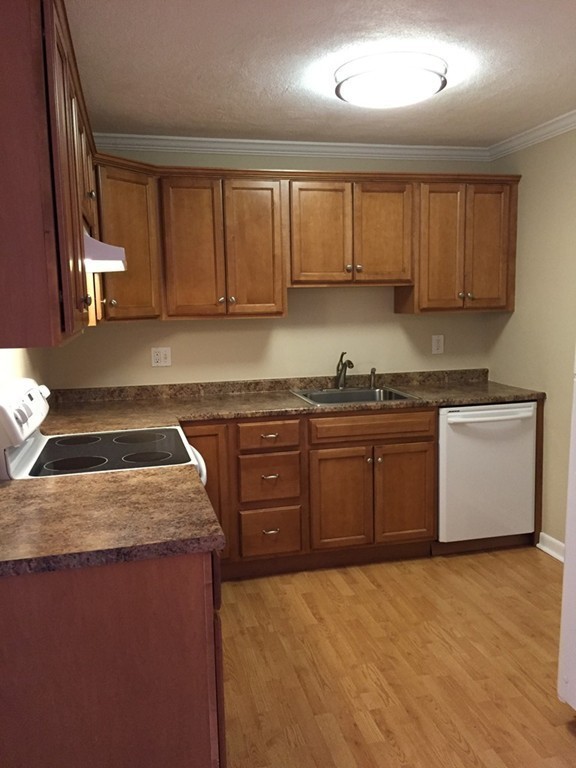 245 Boston Post Road East, Unit 11 Marlborough, MA 01752 - Photo 4 of 12