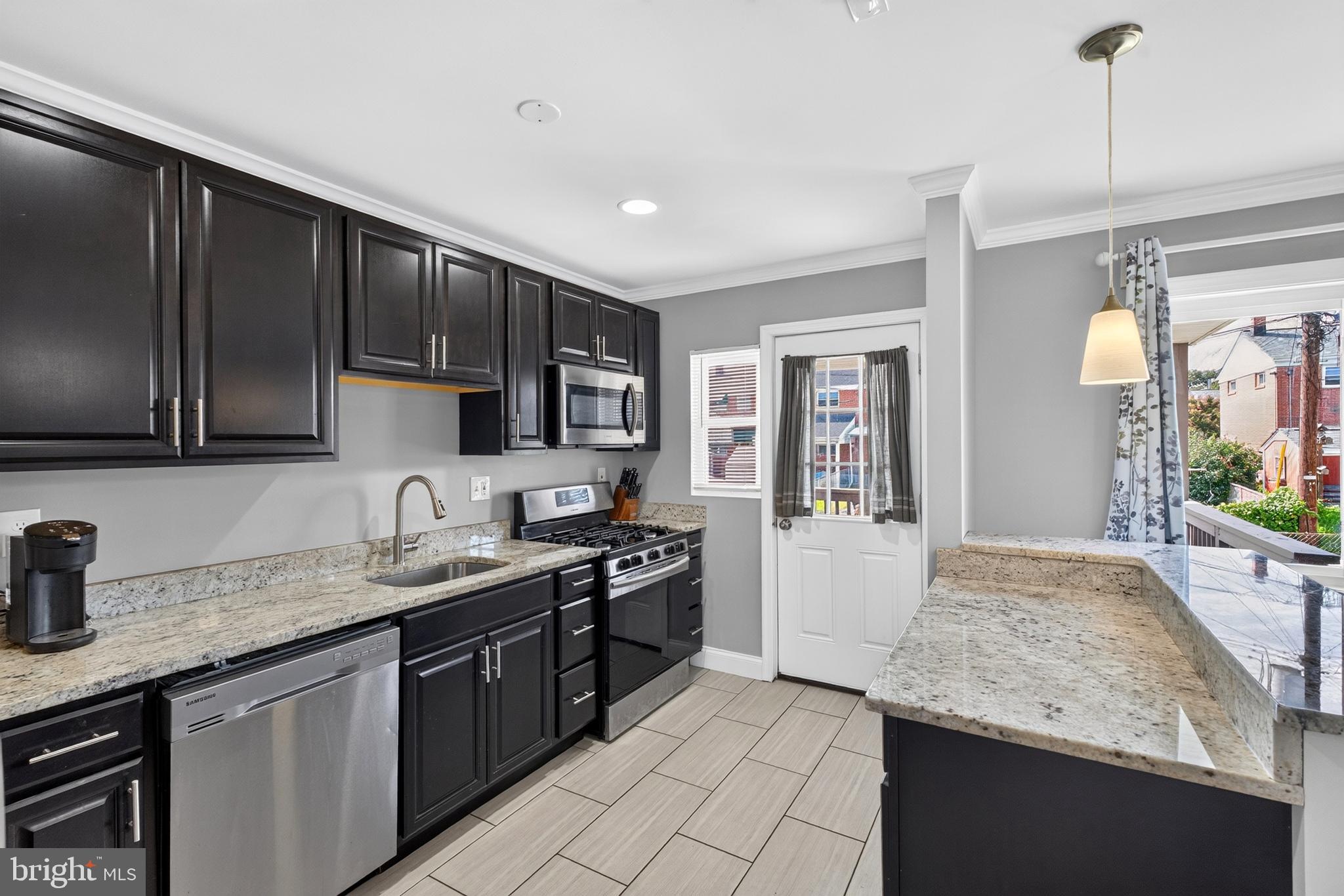 2012 Ormand Road Baltimore, MD 21222 - Photo 10 of 25 Gallery Image 10