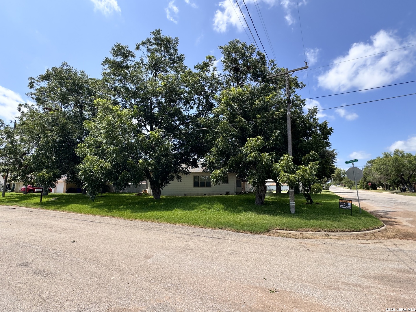 604 East Rio Grande Street Pearsall, TX 78061 - Photo 1 of 31