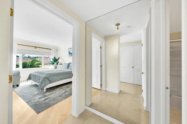 $10,000 | 250 North Bradley Place, Unit 402, Palm Beach, FL 33480