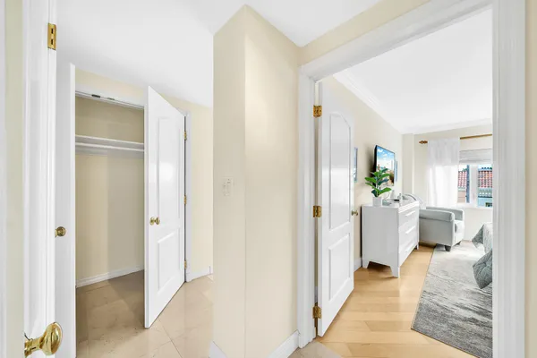 $10,000 | 250 North Bradley Place, Unit 402, Palm Beach, FL 33480