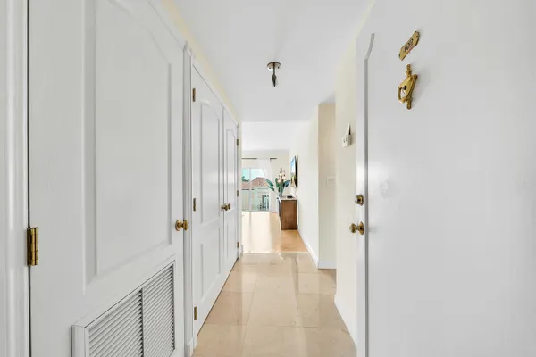 $10,000 | 250 North Bradley Place, Unit 402, Palm Beach, FL 33480