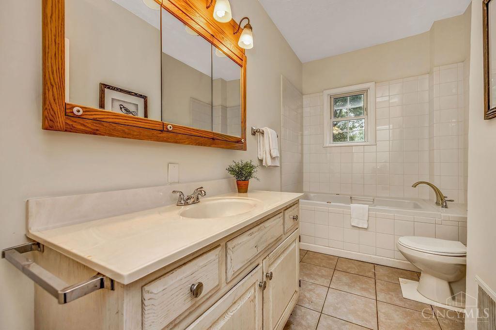 4239 Hamilton Cleves Road Fairfield, OH 45014 - Photo 18 of 29