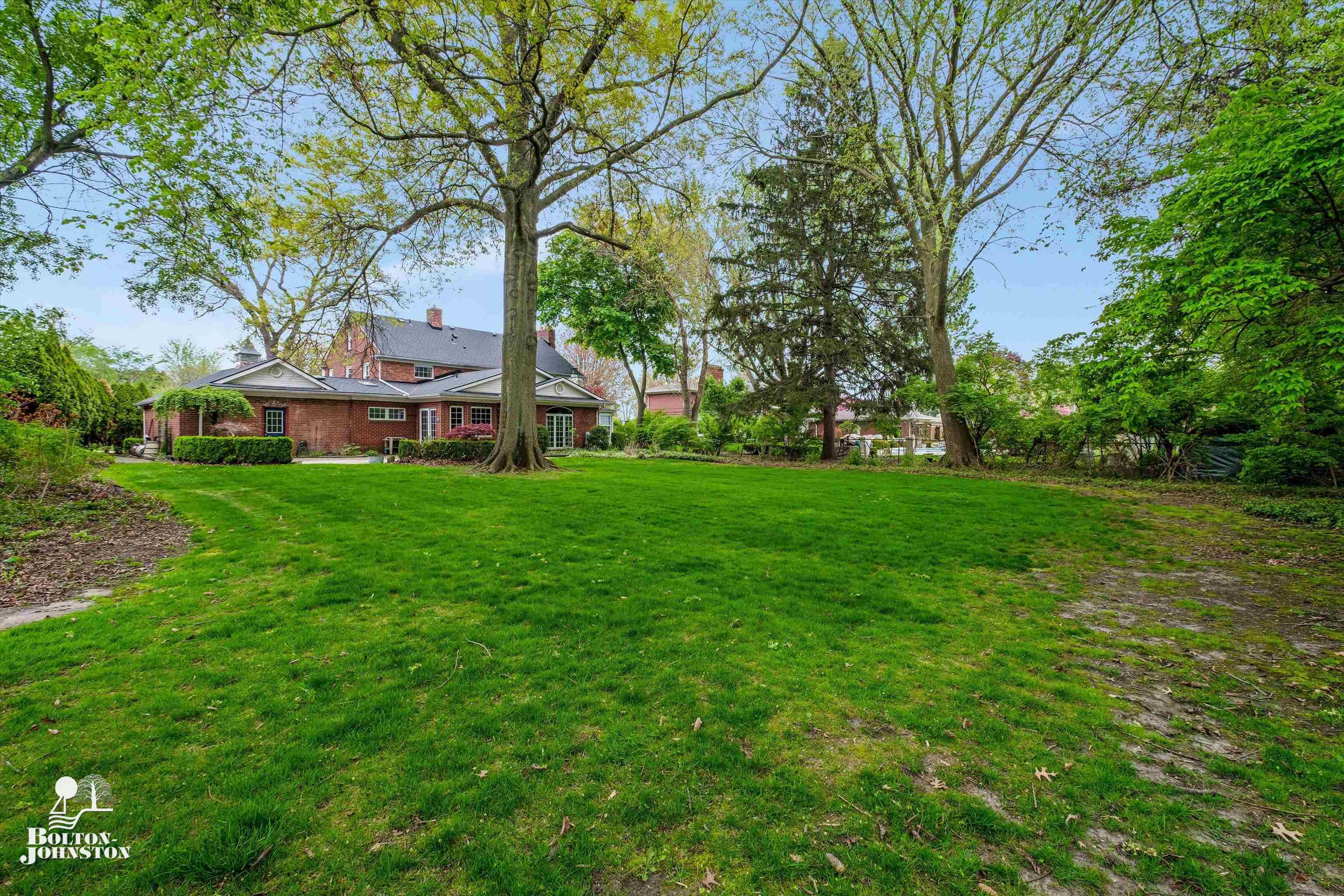 623 Westchester Road Grosse Pointe, MI 48230 - Photo 39 of 50 Spacious Yard