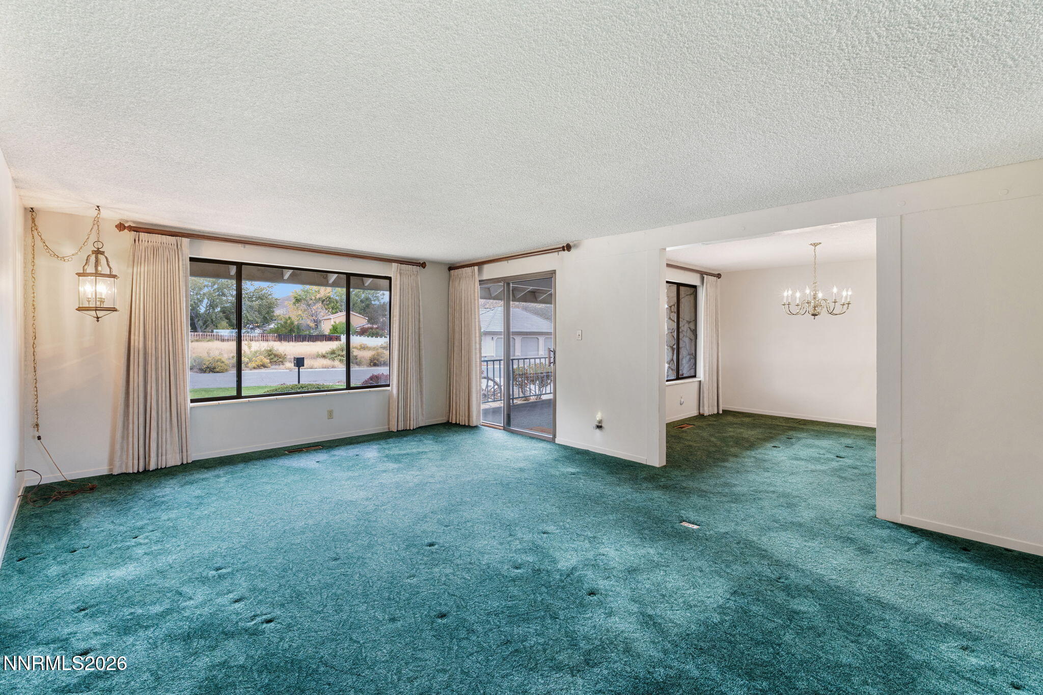 4045 Inverness Drive Reno, NV 89502 - Photo 7 of 34 Living Room - View to Dining Room