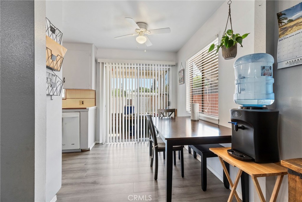 1510 High Street Atwater, CA 95301 - Photo 7 of 27 a dining room with furniture and window