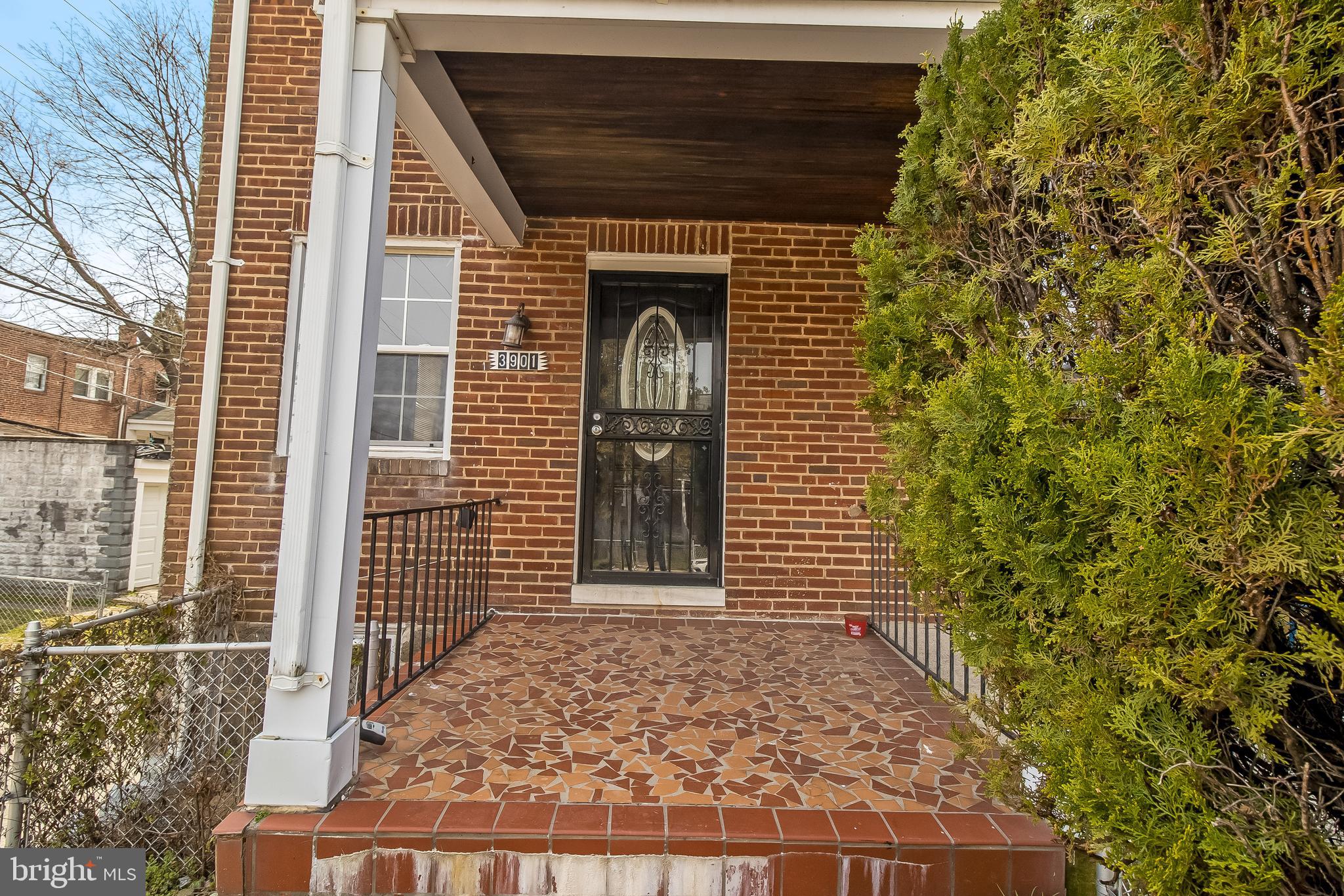 3901 Colborne Road Baltimore, MD 21229 - Photo 3 of 23