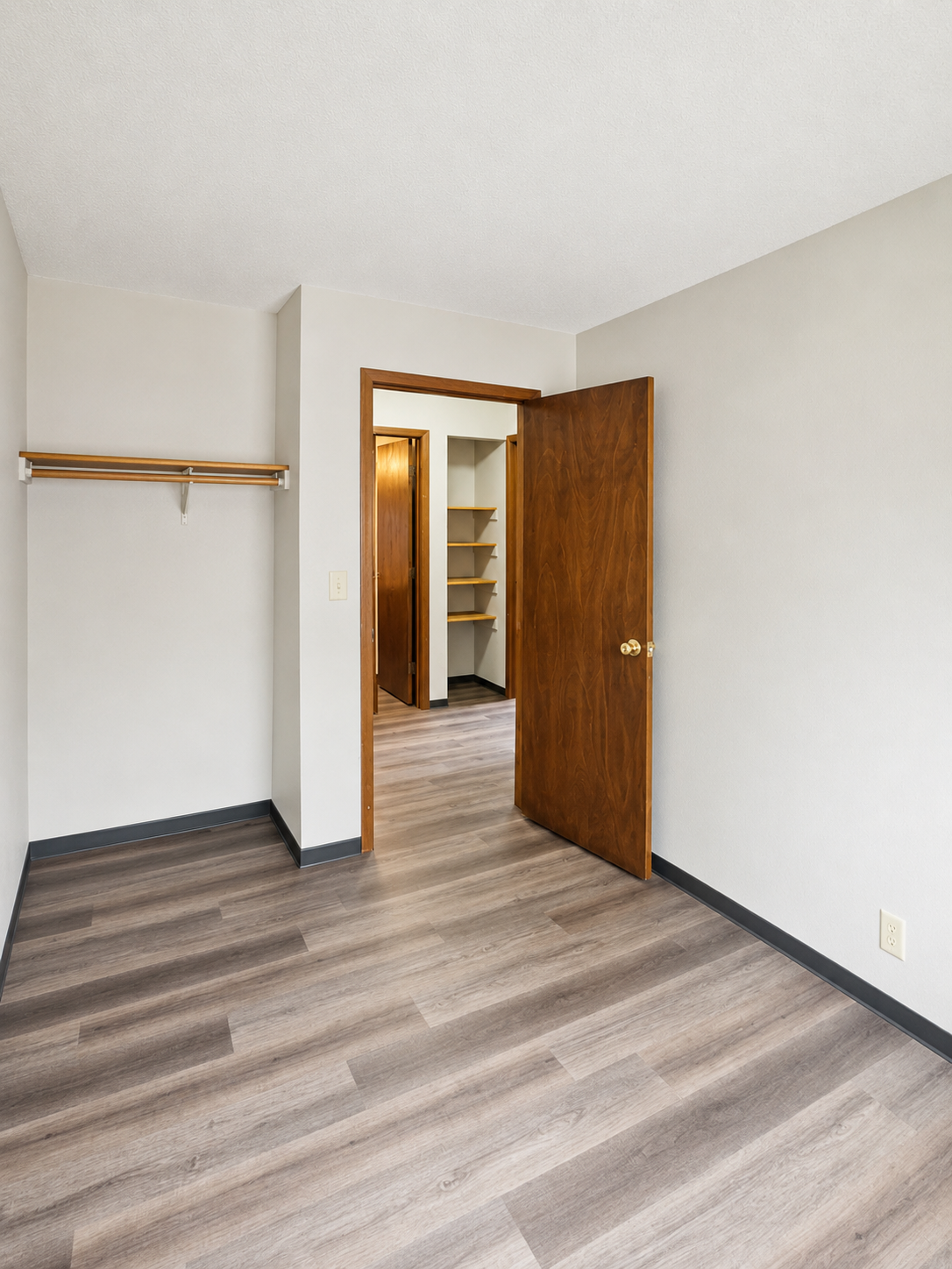 222 6th Street Southwest, Unit 2 Madelia, MN 56062 - Photo 6 of 9