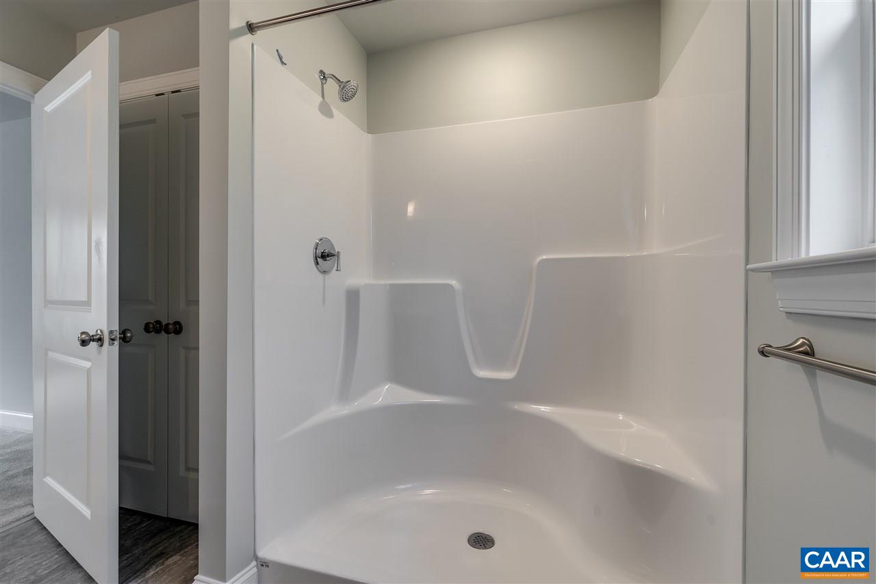 2581 Bumpass Road Beaverdam, VA 23015 - Photo 16 of 16 a close up of a bathtub