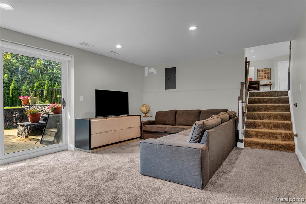 6736 Timber Ridge Drive Bloomfield Hills, MI 48301 - Photo 11 of 38 Gallery Image 11