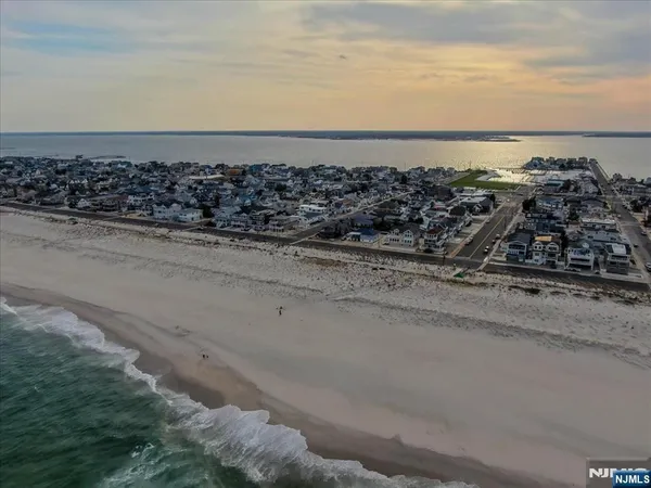 $2,999,999 | 17 I Street, Seaside Park, NJ 08752