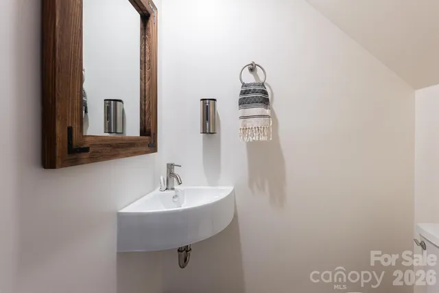 $1,245,000 | 229 Greenleaf Drive, Flat Rock, NC 28731