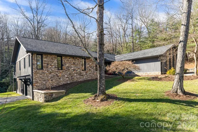 $1,245,000 | 229 Greenleaf Drive, Flat Rock, NC 28731