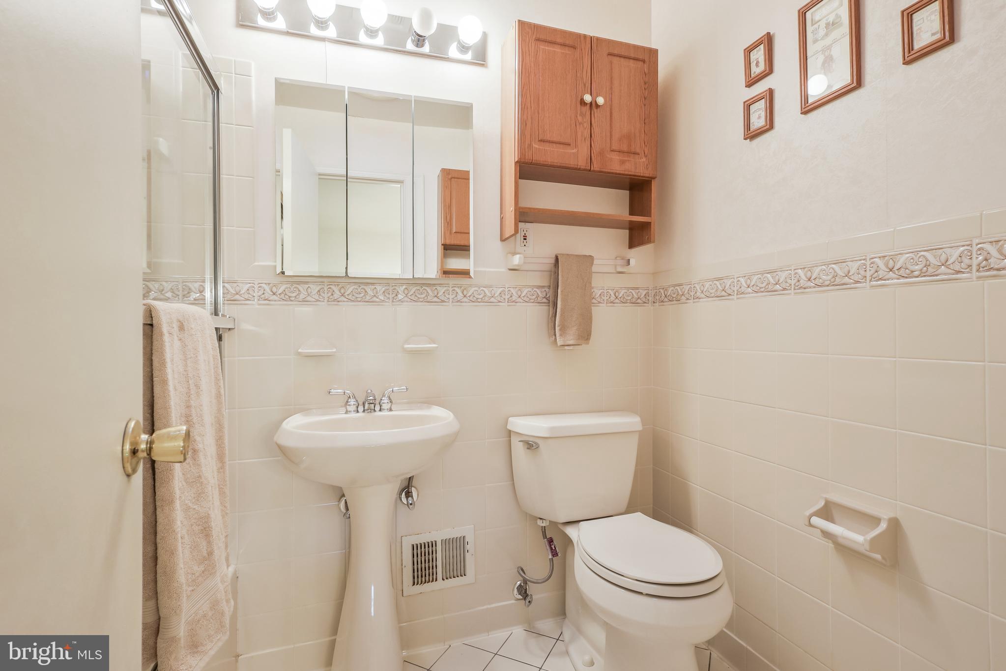 8905 Victoria Road Springfield, VA 22151 - Photo 26 of 47