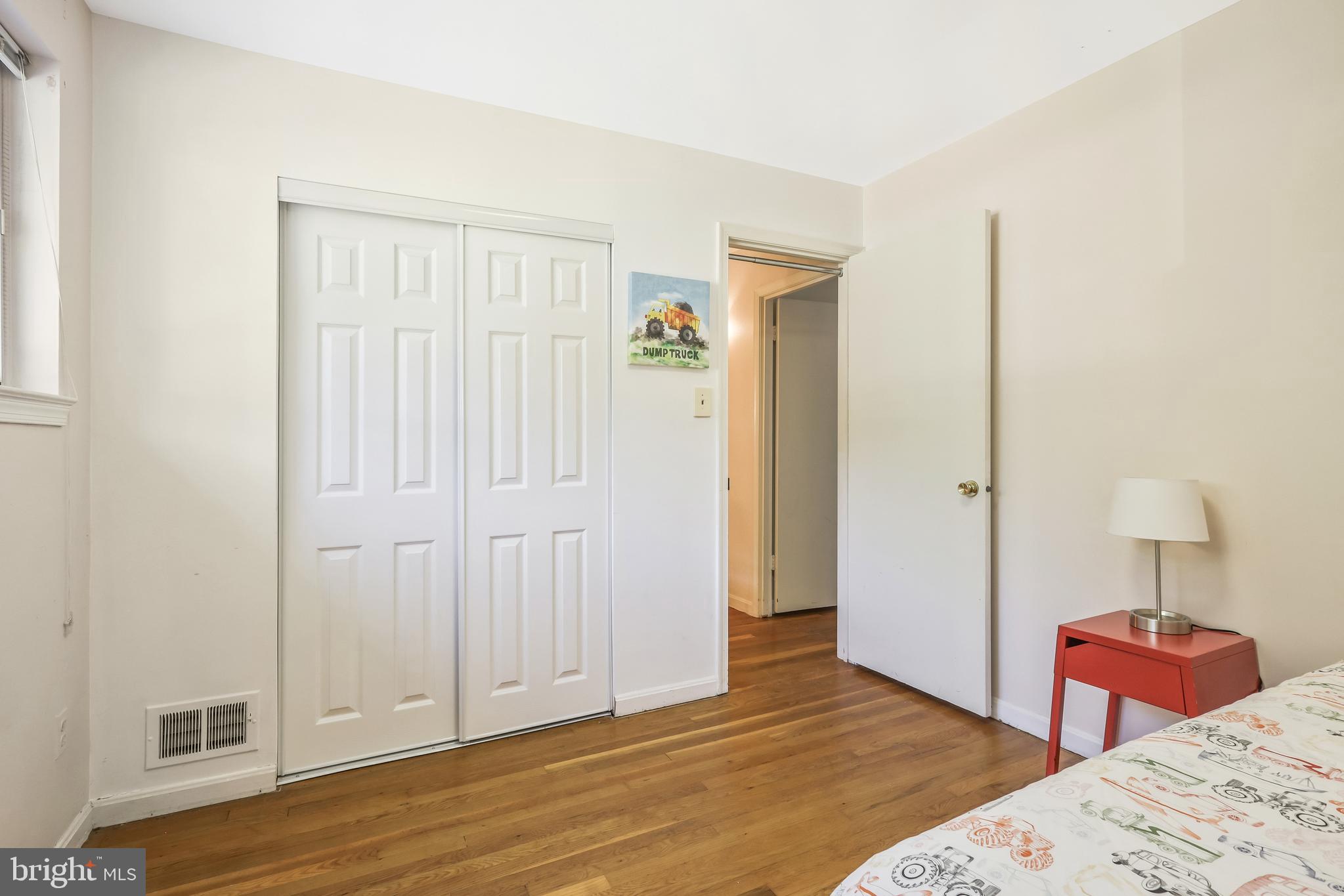 8905 Victoria Road Springfield, VA 22151 - Photo 32 of 47
