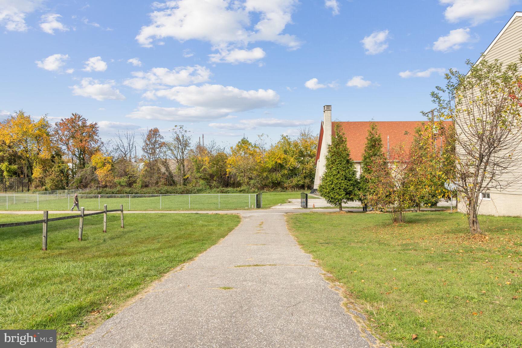 1018 Haverhill Road Baltimore, MD 21229 - Photo 3 of 8