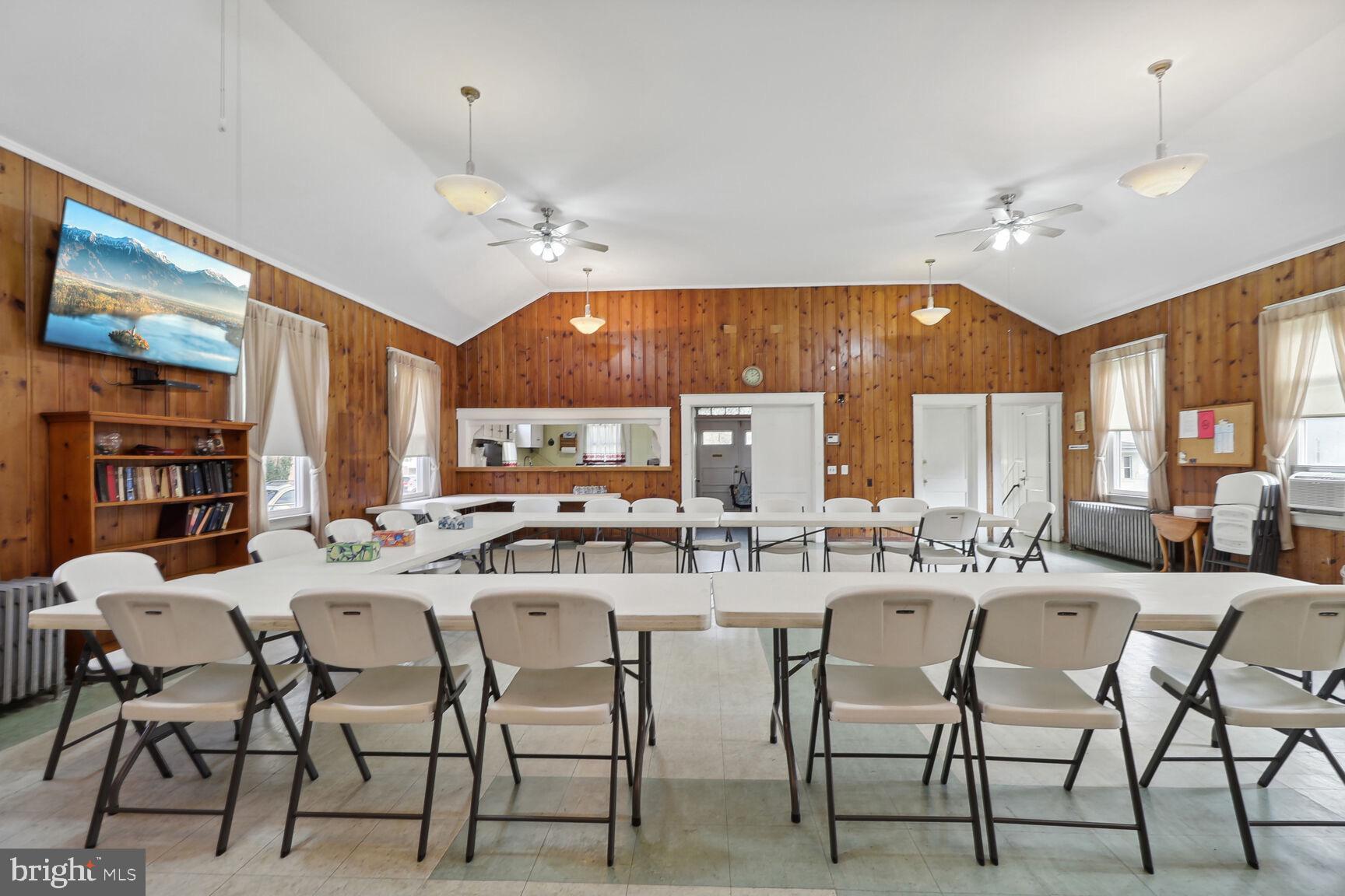 1018 Haverhill Road Baltimore, MD 21229 - Photo 4 of 8