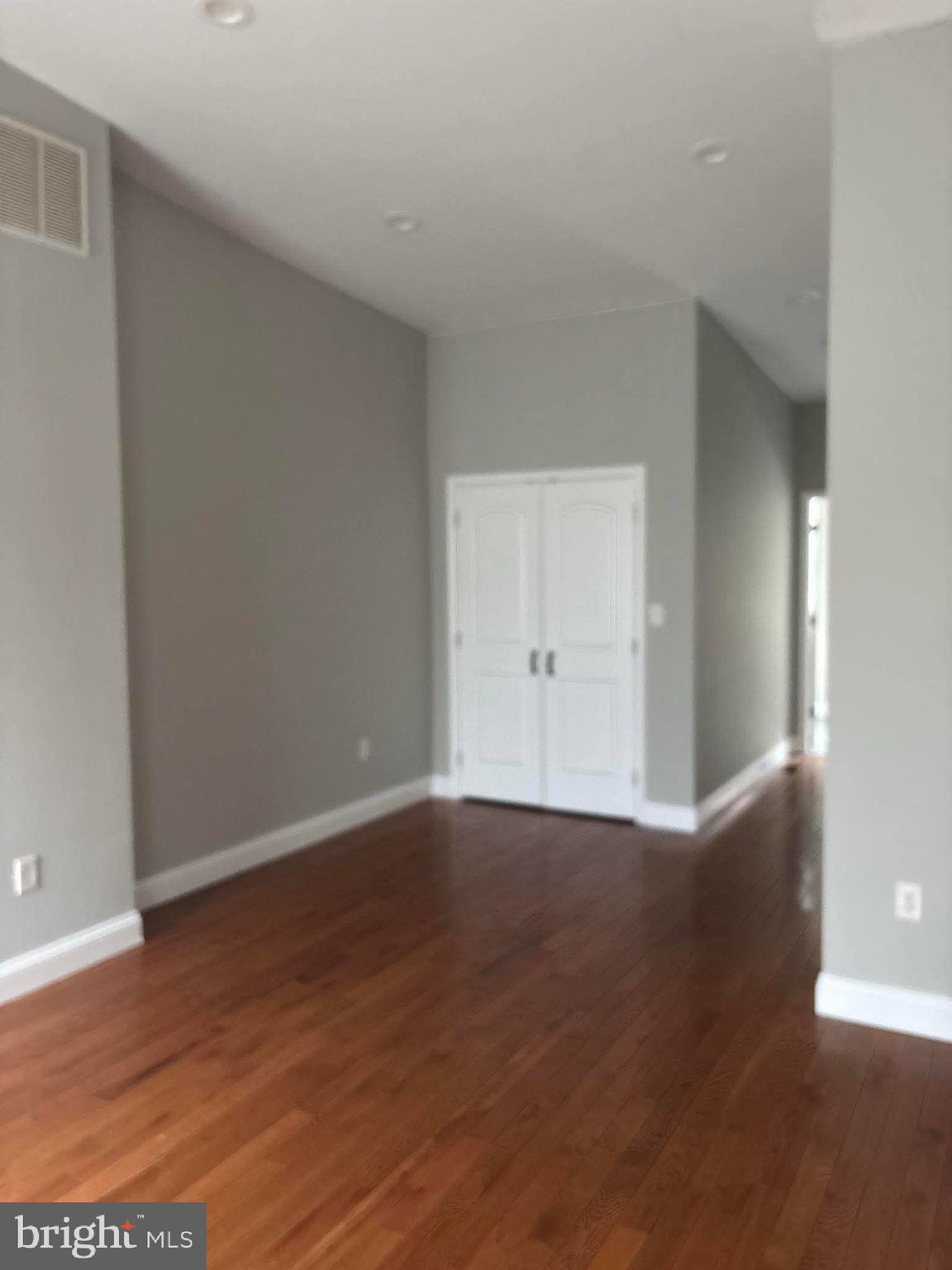 411 Robert Street Baltimore, MD 21217 - Photo 12 of 18