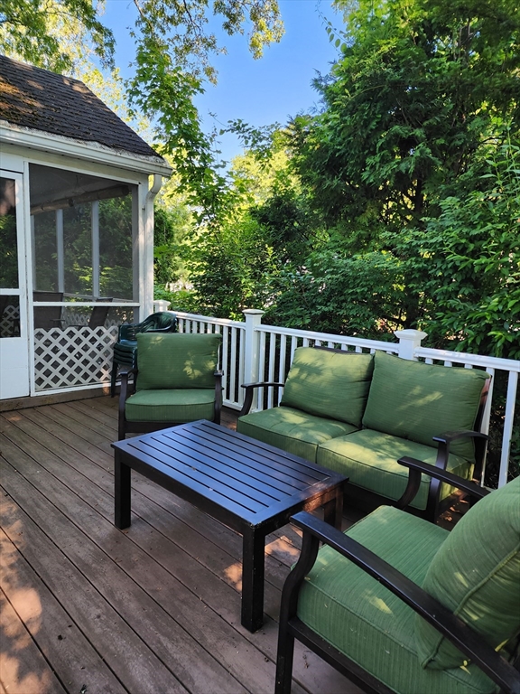 235 Chalmers Street Springfield, MA 01118 - Photo 6 of 29