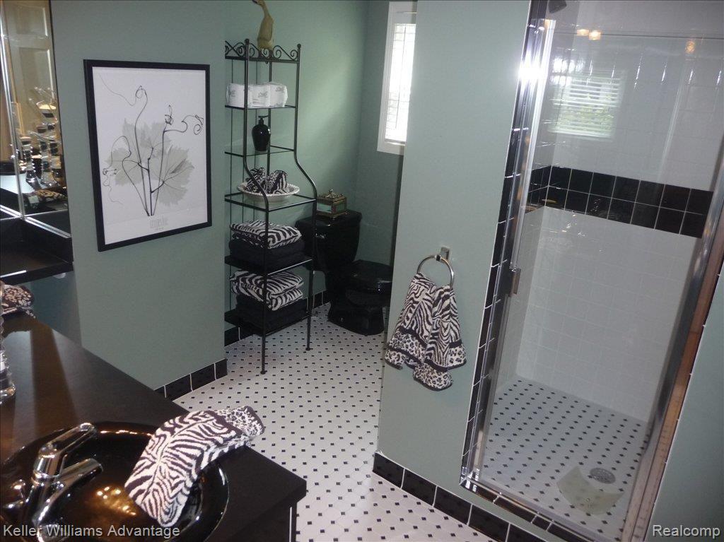 336 South Adams Road Birmingham, MI 48009 - Photo 17 of 20 P1020683