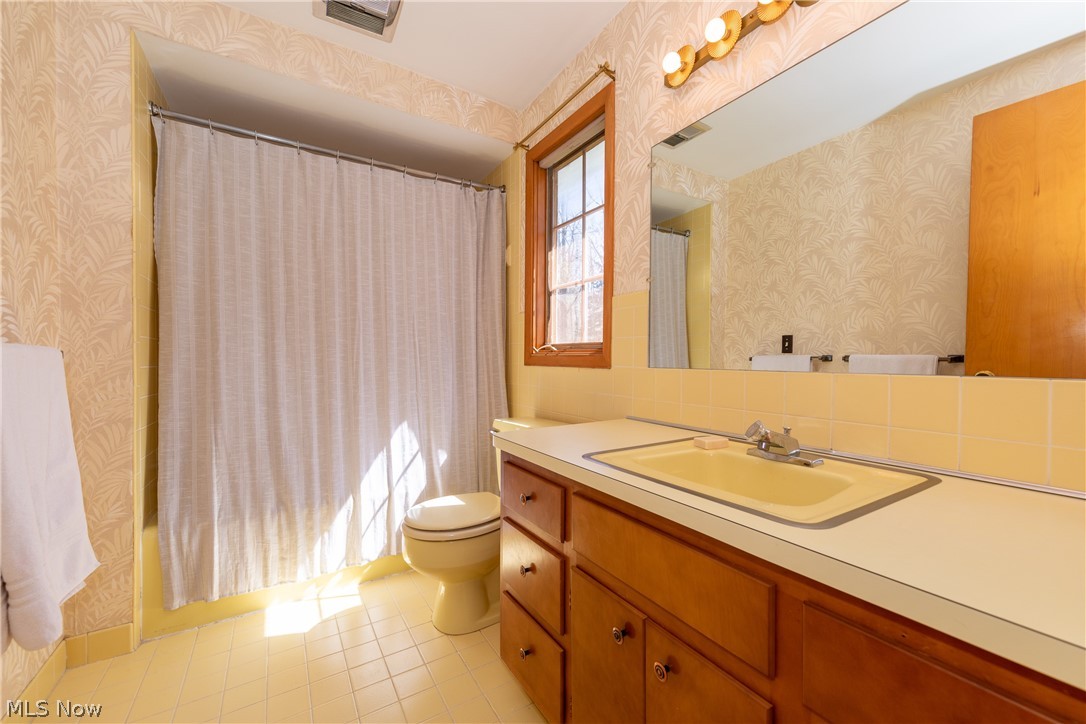 27555 Pergl Road Solon, OH 44139 - Photo 32 of 35 Full bath 2nd floor