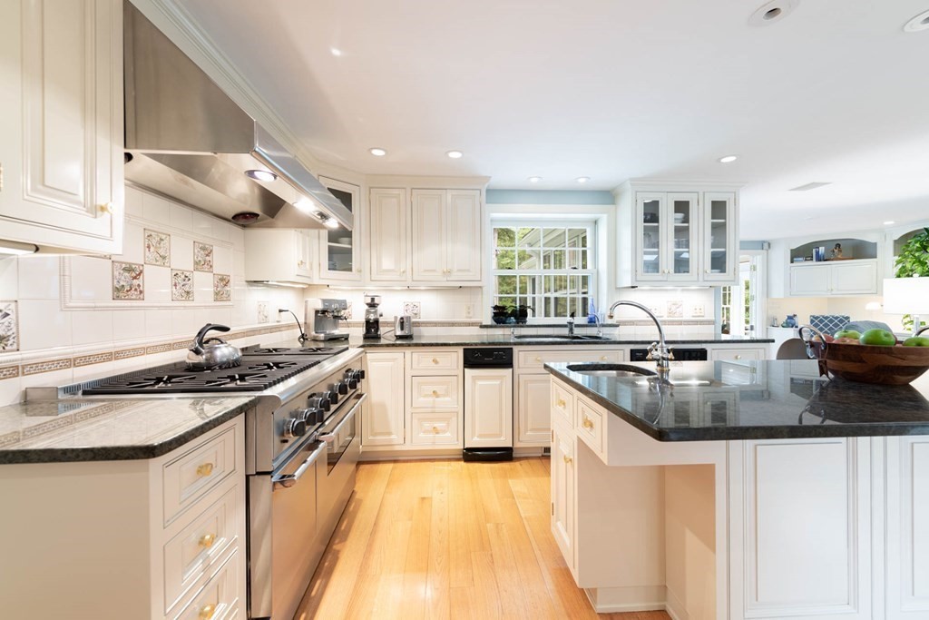 58 Juniper Road Weston, MA 02493 - Photo 13 of 42