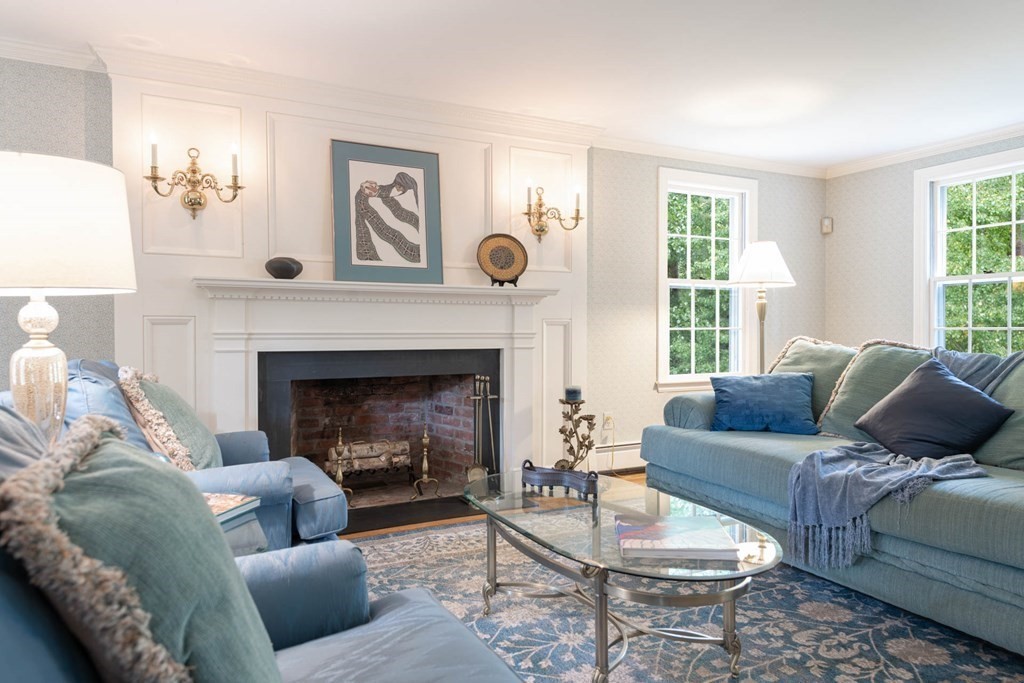 58 Juniper Road Weston, MA 02493 - Photo 7 of 42