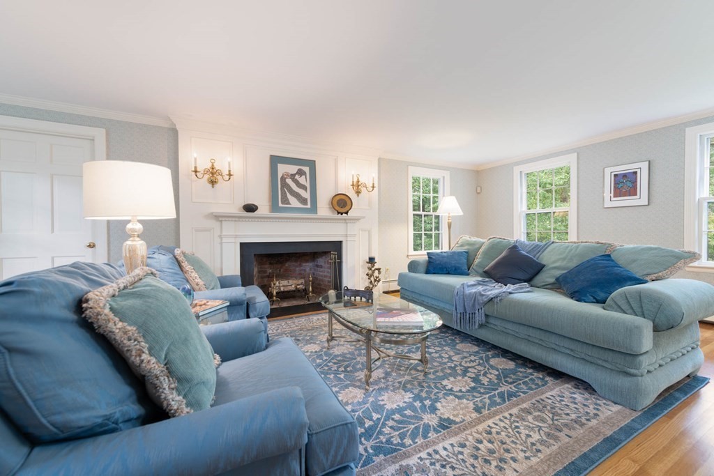 58 Juniper Road Weston, MA 02493 - Photo 10 of 42