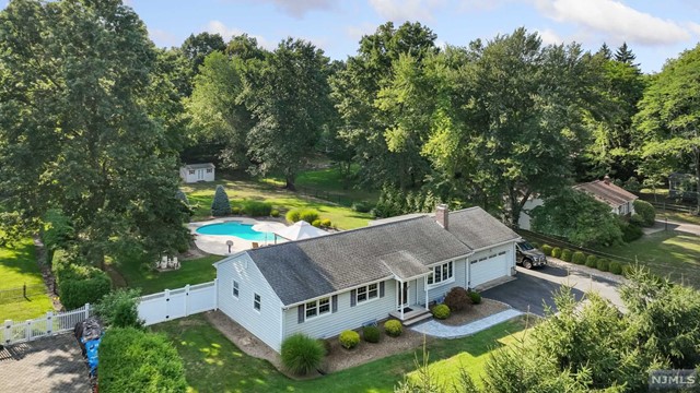 811 Wyckoff Avenue Wyckoff Nj 07481 Compass