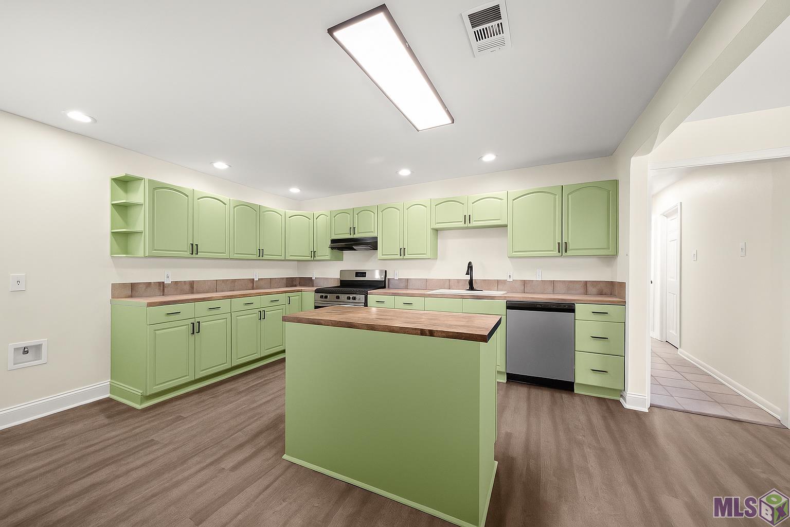 8935 Rickwood Drive Baton Rouge, LA 70810 - Photo 6 of 23