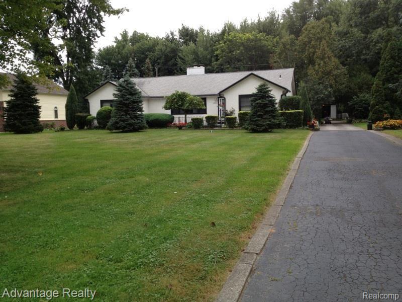 25600 South River Road Harrison Township, MI 48045 - Photo 1 of 16 front.jpg