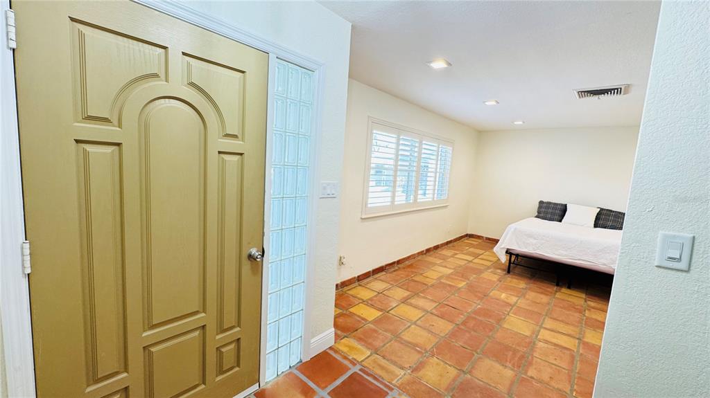 10380 Tangelo Road Seminole, FL 33772 - Photo 15 of 38