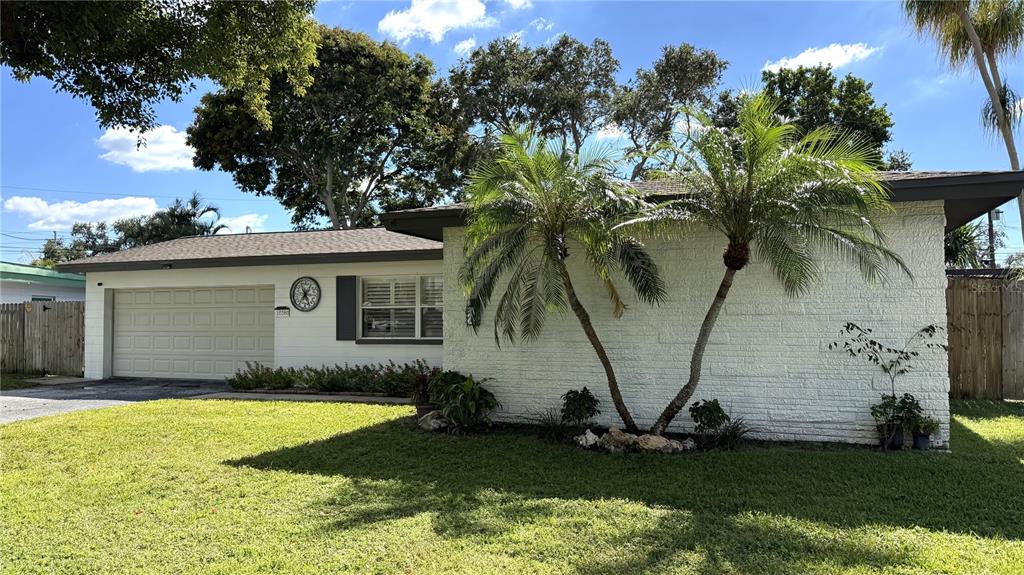 10380 Tangelo Road Seminole, FL 33772 - Photo 2 of 38