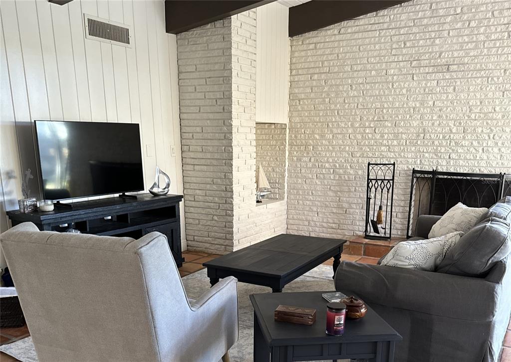 10380 Tangelo Road Seminole, FL 33772 - Photo 10 of 38