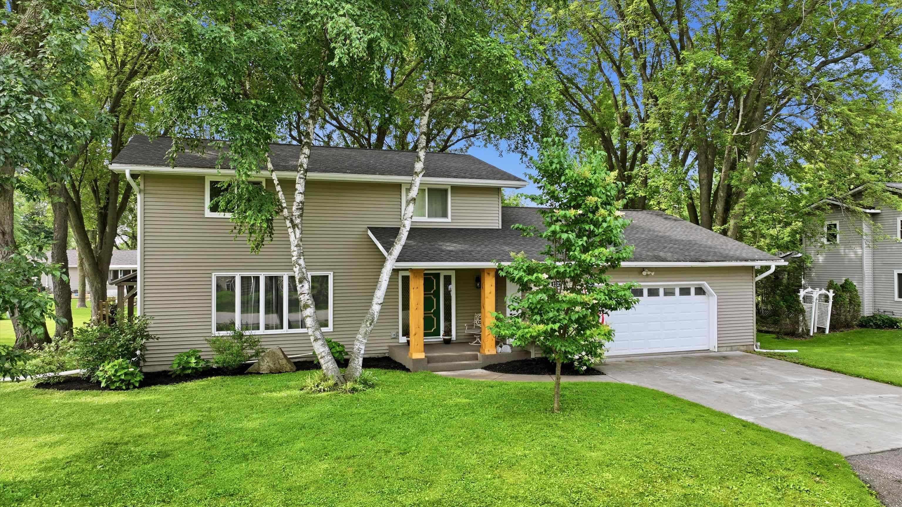 1222 East 18th Street Marshfield, WI 54449 - Photo 1 of 49