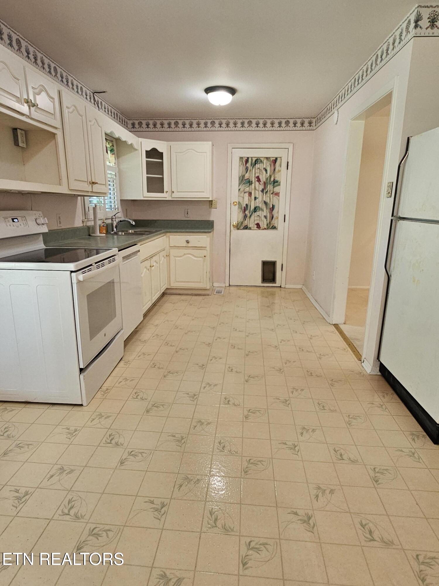 3204 Hazelwood Road Knoxville, TN 37921 - Photo 12 of 25 20260603_165700
