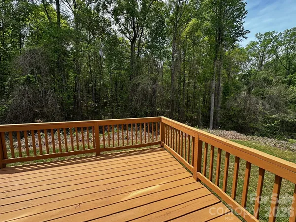 $300,000 | 131 High Bluff Circle, Mooresville, NC 28115